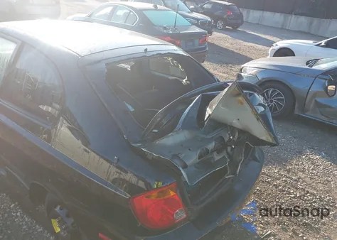 2004 Hyundai Accent Gl/Gt z USA, uszkodzony, nr VIN KMHCG35C44U305301